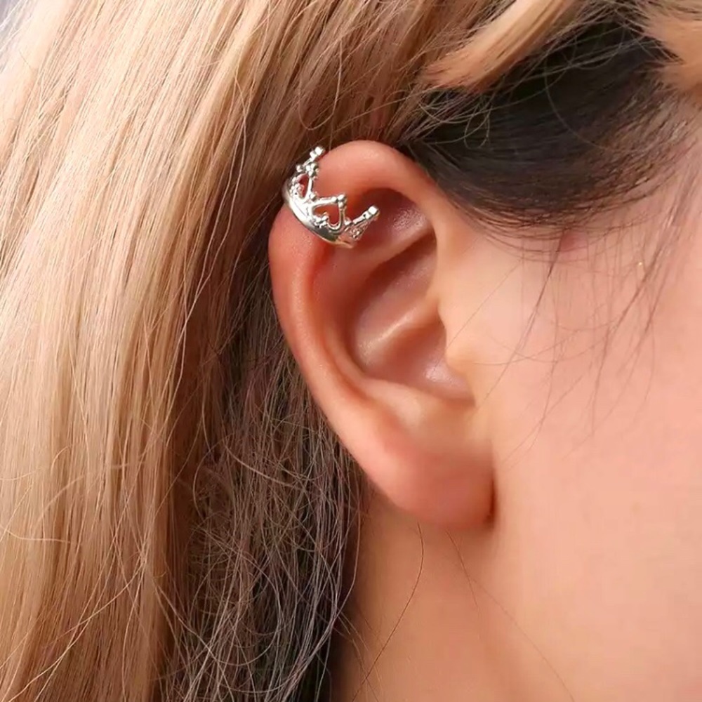 👑 “Prom Queen” Minimalist Cute No Pierce Ear Cuff